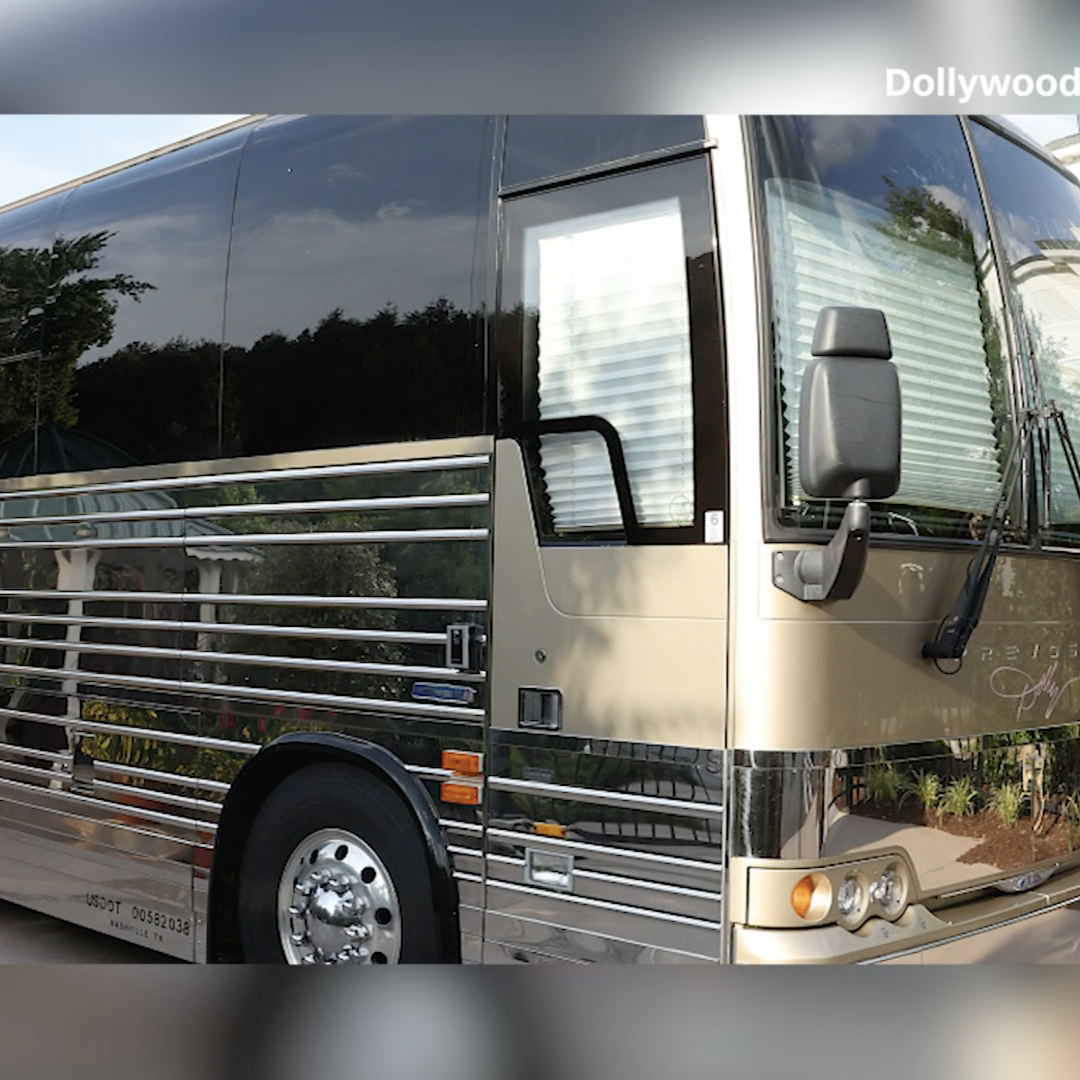 Dolly Parton's Tour bus exterior